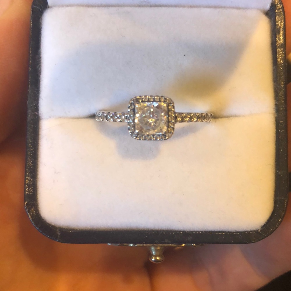Pandora Ring